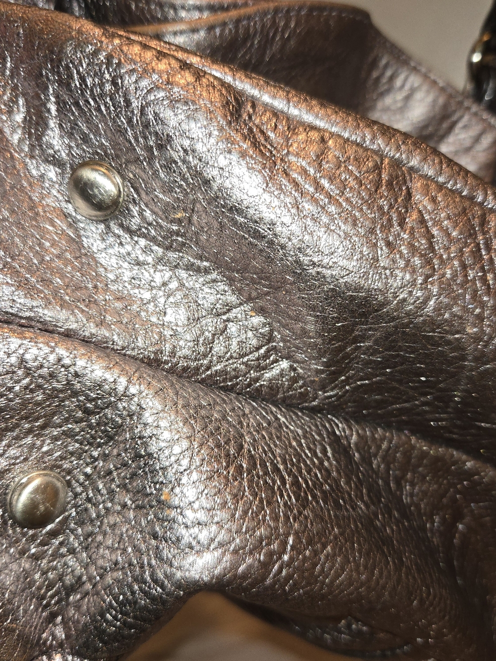 SUPER-soft Standout B. Makowsky Metallic Silver Toned Hobo Shoulder Bag. EUC - Picture 8 of 16